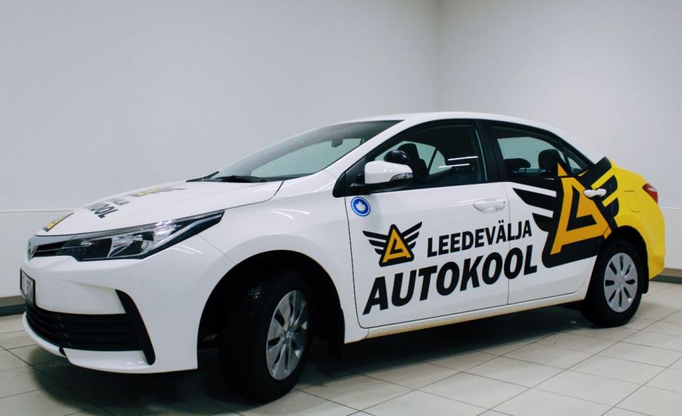 Leedevälja autokool Toyota Corolla, 2017 (manuaal)